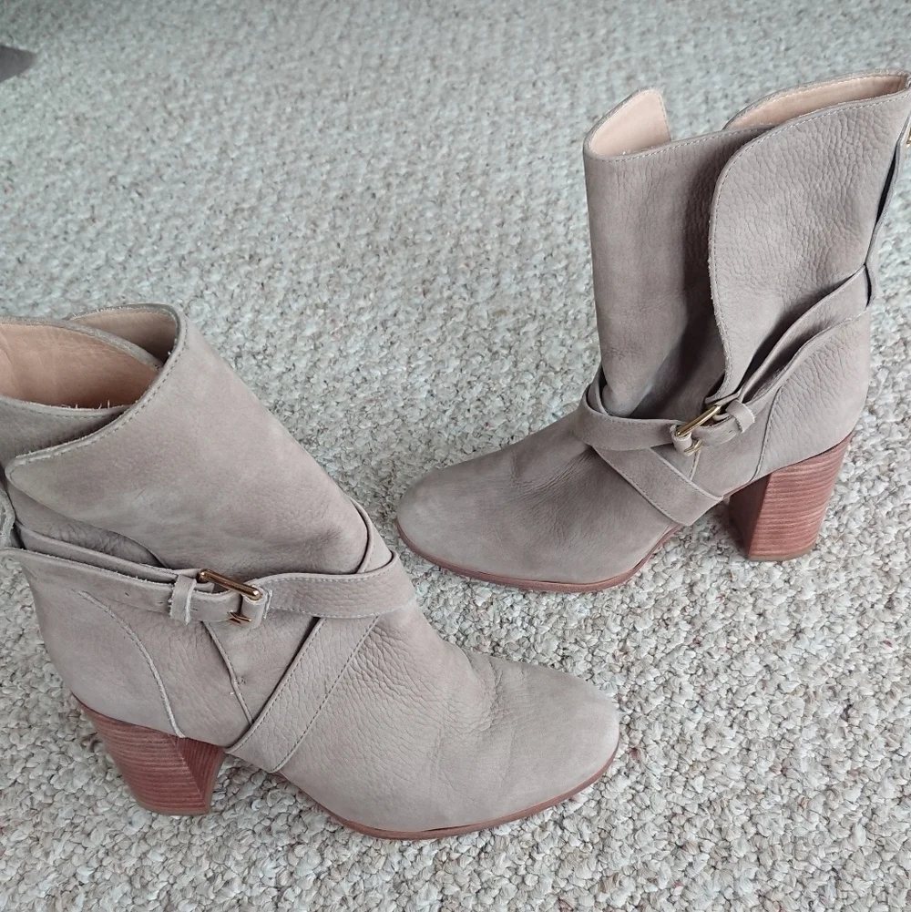 Kate spade New York Lexy double buckle pebbled leather boots in taupe size 6.5